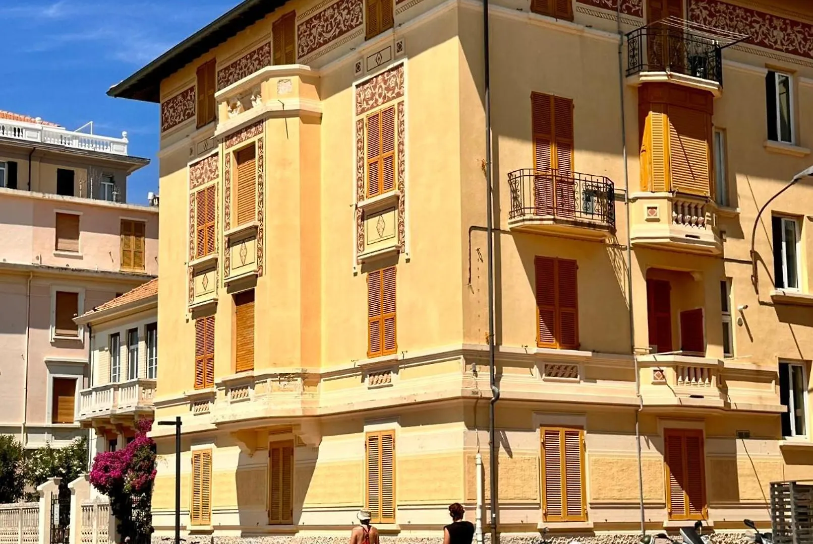 Hostdomus-Acquamarina Suite - Seafront Apartment - Bike Room Finale Ligure Italy