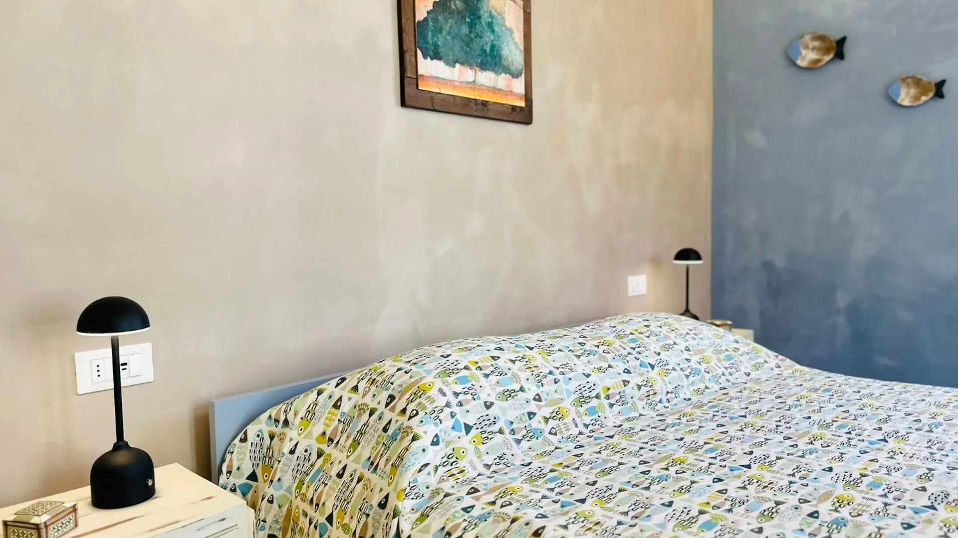 Hostdomus-Acquamarina Suite - Seafront Apartment - Bike Room Finale Ligure Italy