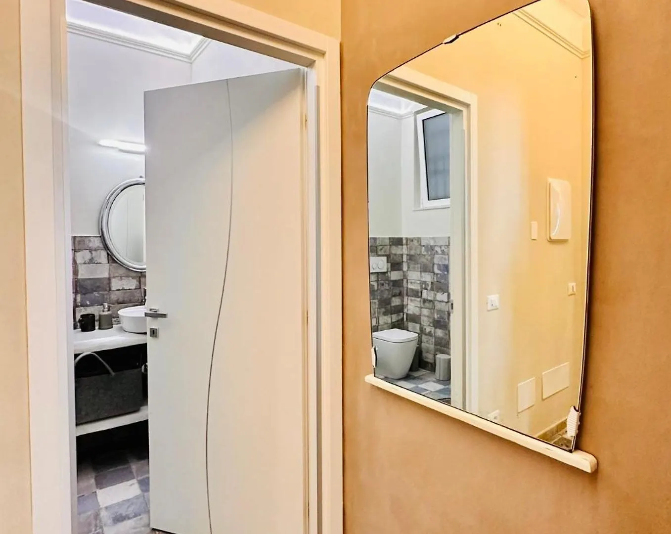 Hostdomus-Acquamarina Suite - Seafront Apartment - Bike Room Finale Ligure Italy