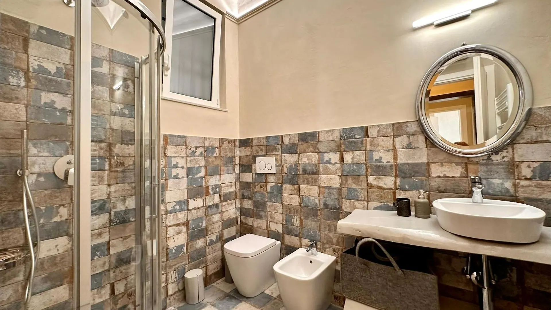 Hostdomus-Acquamarina Suite - Seafront Apartment - Bike Room Finale Ligure