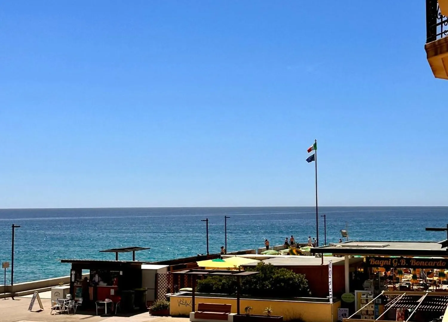 Hostdomus-Acquamarina Suite - Seafront Apartment - Bike Room Finale Ligure
