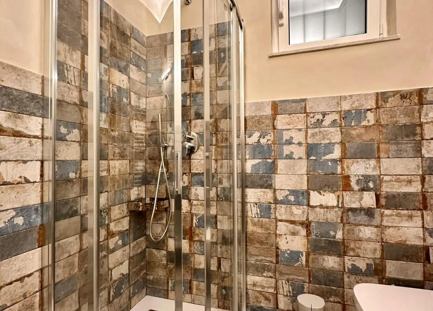 Hostdomus-Acquamarina Suite - Seafront Apartment - Bike Room Finale Ligure
