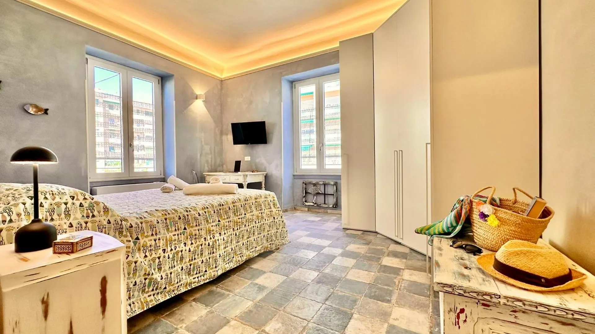 Hostdomus-Acquamarina Suite - Seafront Apartment - Bike Room Finale Ligure