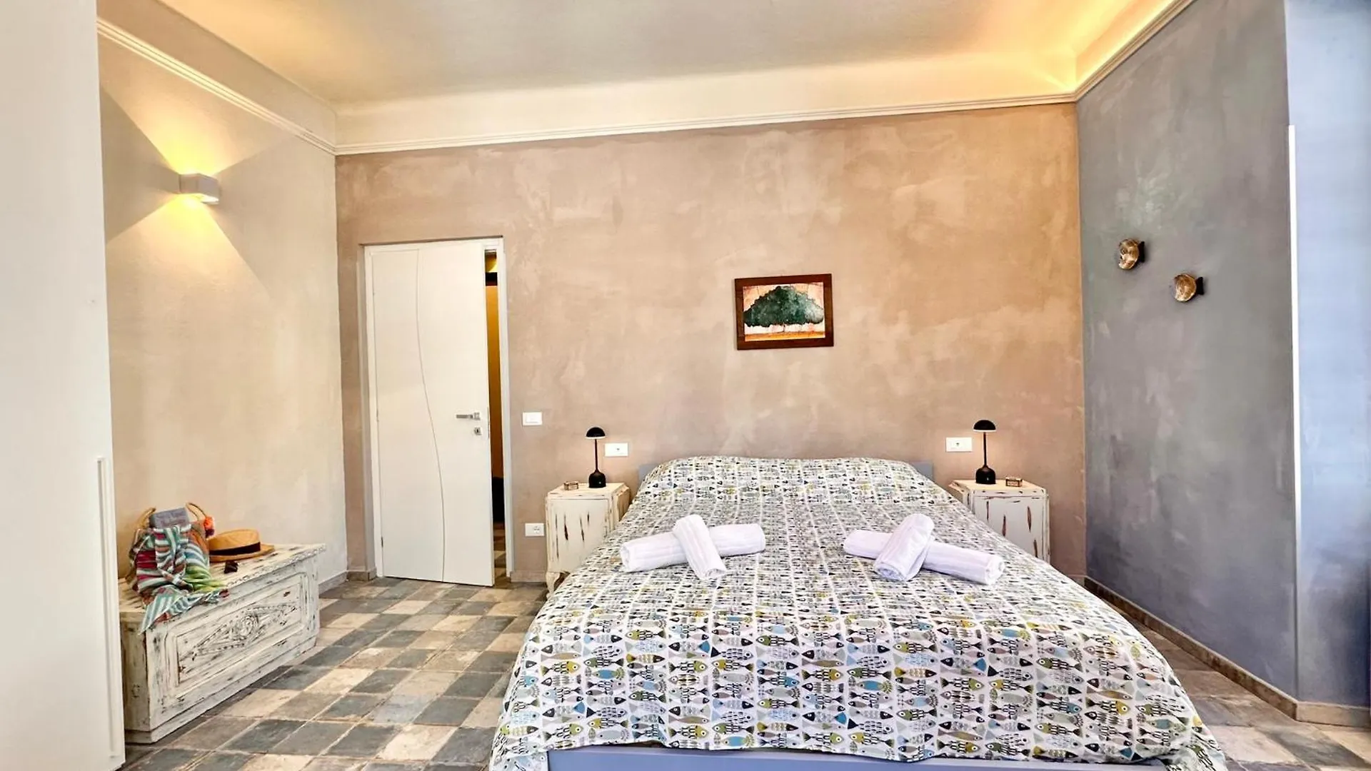 Hostdomus-Acquamarina Suite - Seafront Apartment - Bike Room Finale Ligure 0*,  Italy