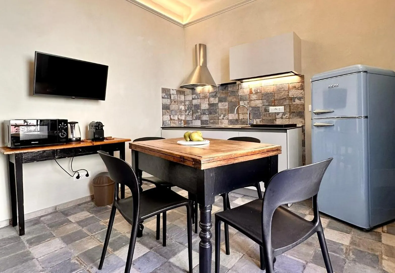 Hostdomus-Acquamarina Suite - Seafront Apartment - Bike Room Finale Ligure